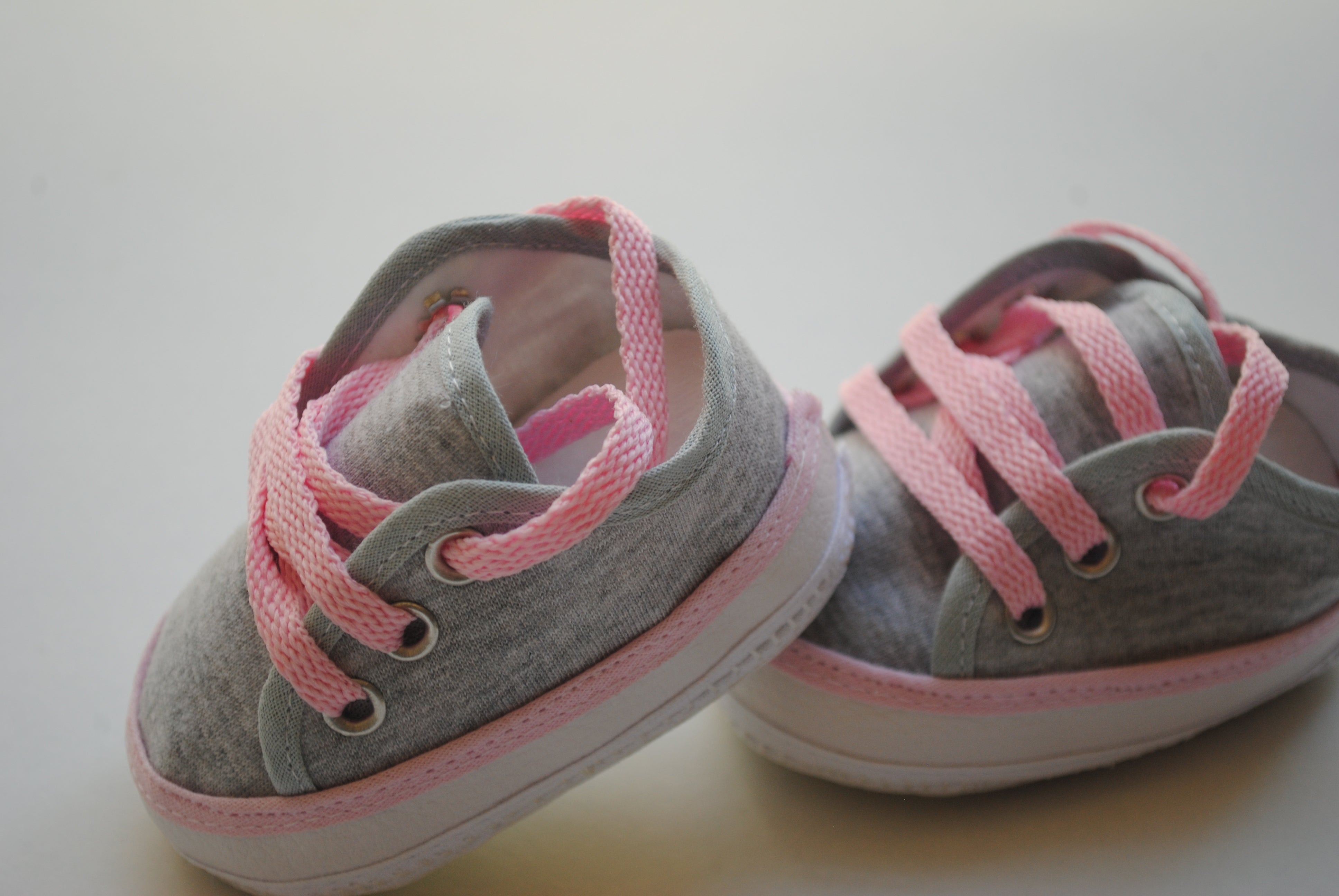 Zapatillas Gris con Rosa – Gaudi Bebe